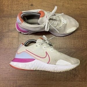 Womens Nike Renew Run Platinum Tint White‎ Gym Shoes Athletic Size 9.5 GUC